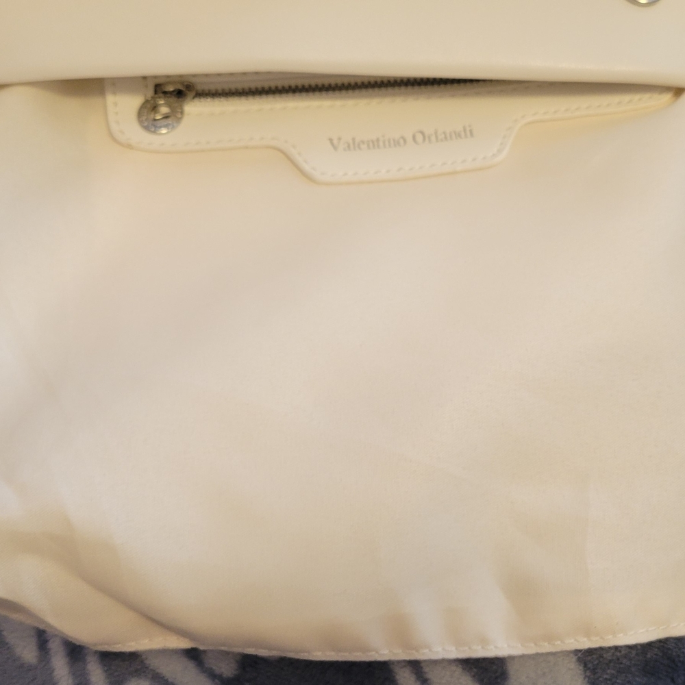 Valentino Orlandi NWT White Crossbody Bag with Logo and Coin Purse. 10x8.5x3 - Picture 4 of 4